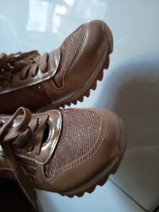 Zapatillas deportivas rosa brillo