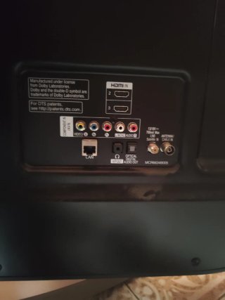 Televisión LG 49" funcionando