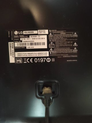 Televisión LG 49" funcionando