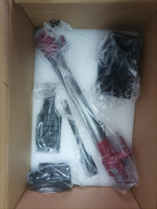 Aspiradora Blitz C8 con cable de 7 metros.
