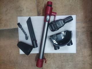 Aspiradora Blitz C8 con cable de 7 metros.