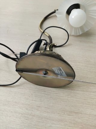 Lámpara de mesa metal dorada y cristal