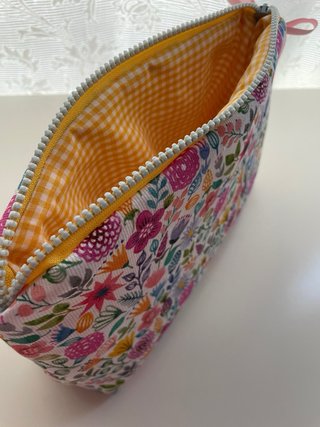 Neceser estampado floral