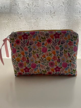 Neceser estampado floral