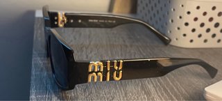 Gafas de sol Miu Miu  olor negro Precio negociable