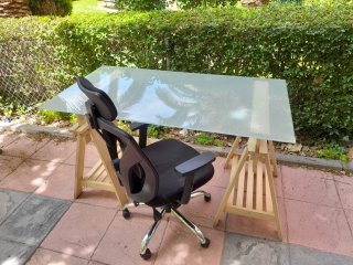Mesa escritorio Ikea madera y cristal