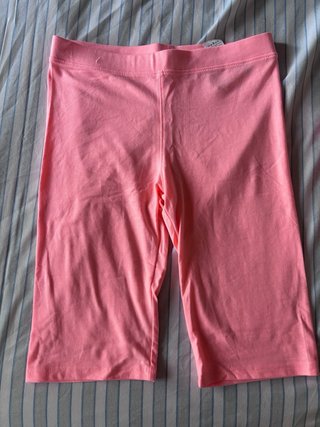 Conjunto coral camiseta tirantes y mallas