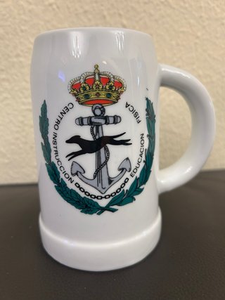 Jarras de cerámica militar coleccionables