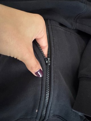 Chaqueta Nike con capucha negra