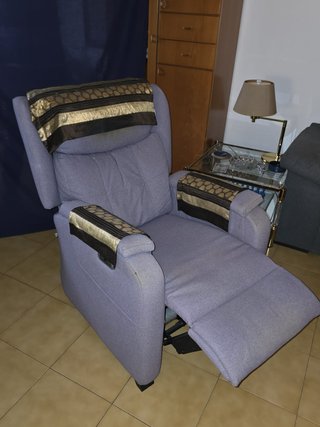 Sillón reclinable motorizado con ayuda para levant