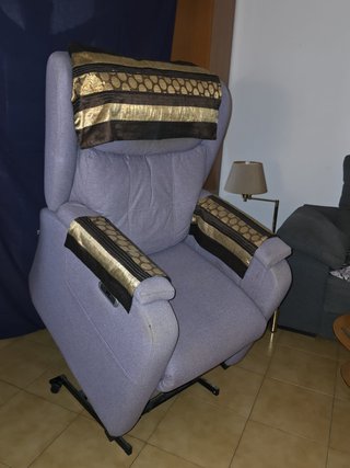 Sillón reclinable motorizado con ayuda para levant