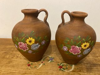 Juego de 2 Cántaros de Barro Decorados