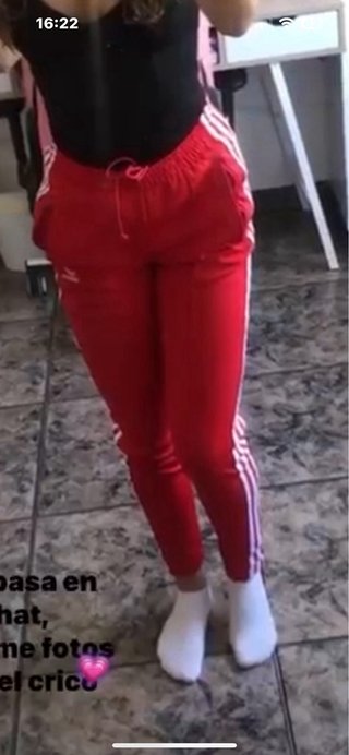 Pantalón chándal Adidas rojo