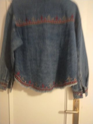 Chaqueta vaquera bordada mujer