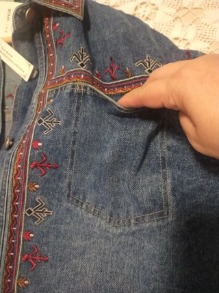 Chaqueta vaquera bordada mujer
