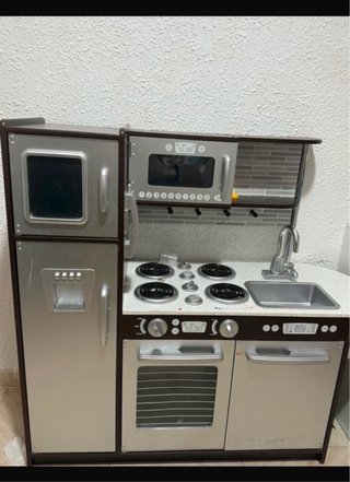 Cocina de juguete con accesorios