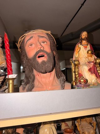 Cabeza de Cristo con corona de espinas