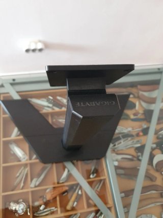 Soporte de mesa para monitor Gigabite