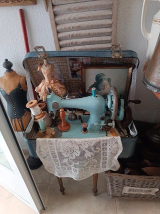 Máquina de coser antigua HAID&NEU