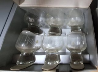 Juego de  copas de cristal tallado