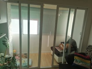 Puerta corredera aluminio blanco 4 hojas