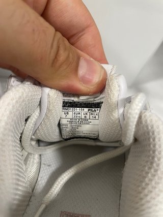 Zapatillas Fila Bebé Blancas y Rosas