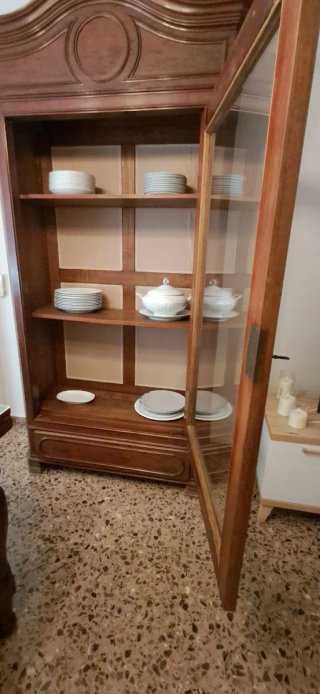 Armario vitrina clásico madera maciza