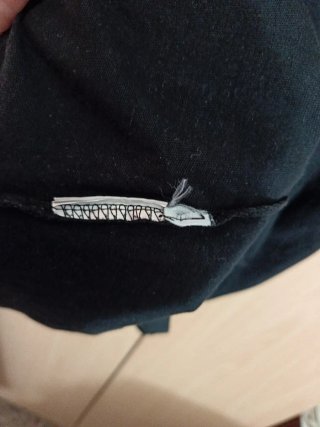Camiseta DSQUARED2 Negra Logo Hoja