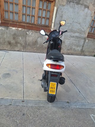 Peugeot Speedfight 49cc Scooter Roja y Blanca