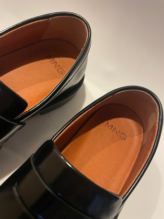 Mocasines charol MNG negros