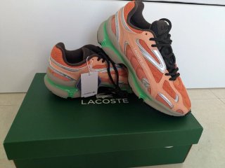 Zapatillas Lacoste Naranja y Plata