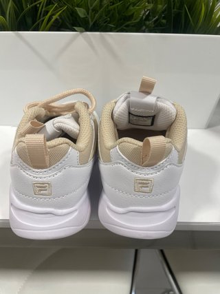 Zapatillas Fila Niña Beige y Blancas