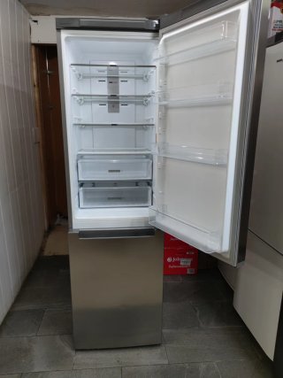 Nevera Whirlpool Inox clase E 202,7x60cm garantía