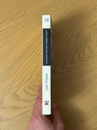 ¿Cómo debería ser una persona? una novela desde...