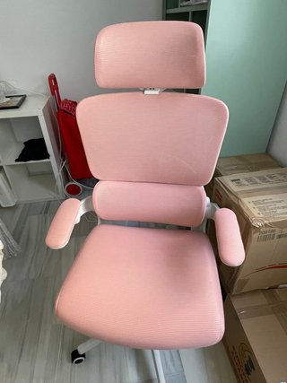 Silla de oficina ergonómica rosa
