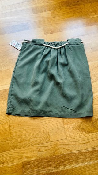Falda verde oliva talla 36