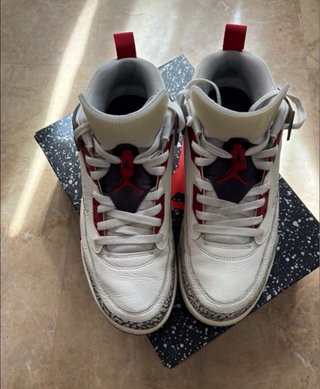 Jordan Spizike Low Rojas y Blancas
