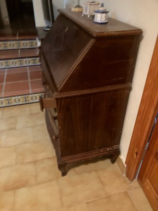 Mueble antiguo de madera