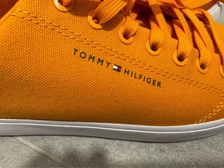 Scarpe uomo sneakers sportive Tommy Hilfiger arancio taglia 42 mai indossate