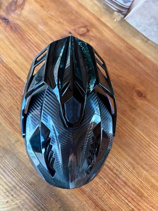 Casco Airoh Commander Carbon – Muy ligero y en exc