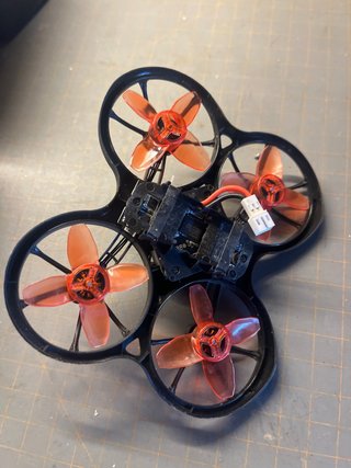 Pareja dron tinyhawk uno funciona otro no