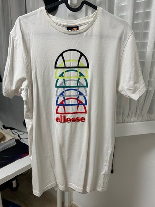 Camisetas de marca: Lacoste, Ellesse, Jordan.