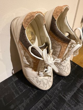 Zapatillas Michael Kors Marrones y Blancas