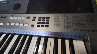 Teclado Yamaha PSR E443
