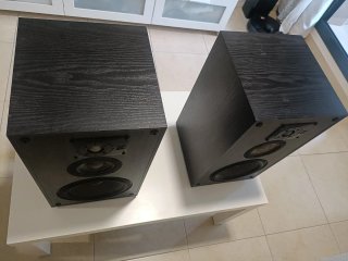 Altavoces JBL Negros