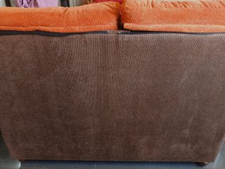 Sofá de 2 plazas tela naranja y marrón