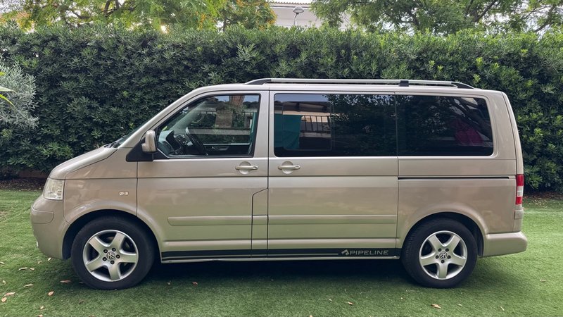 Volkswagen Multivan 2.5 TDI - foto 1