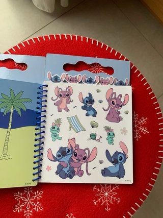 Quaderno Stitch con Adesivi Disney