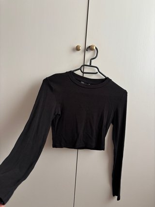 Top Zara negro manga larga