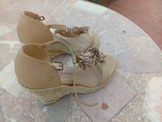 Sandalias Mustang esparto beige